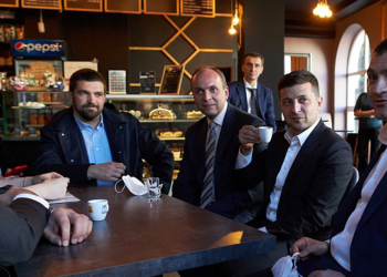 Зеленского могут привлечь за нарушение карантина. Но Ляшко говорит, “все прошло гуд”