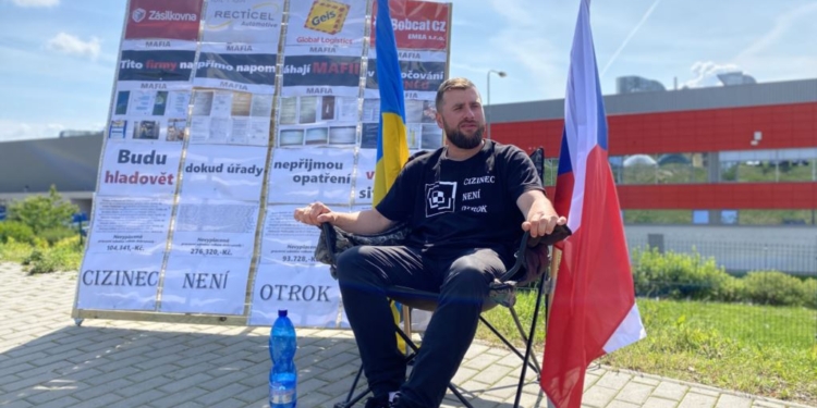 В Чехии украинец почти неделю голодал: завод не выплатил деньги мигрантам