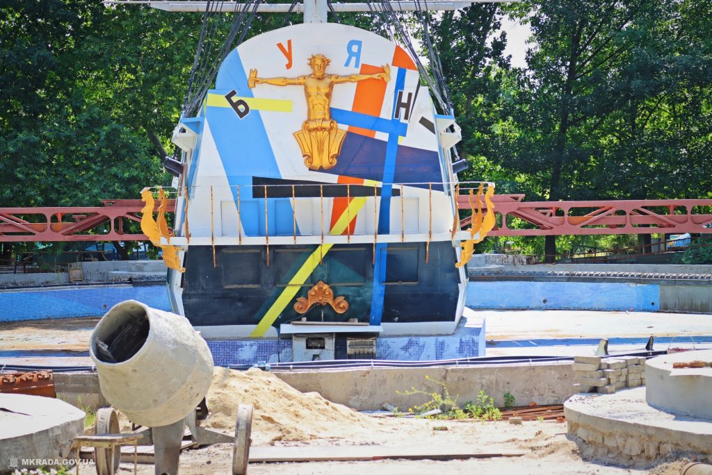 Дедлайн – 30 сентября. Реконструкция корабля в детском городке «Сказка» близится к завершению (ФОТО) 11