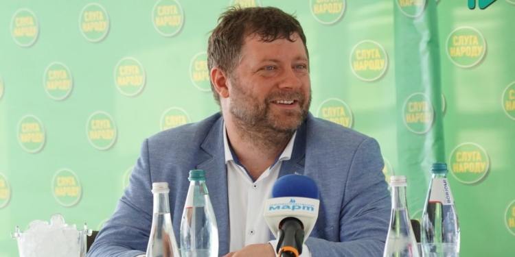 Арахамия заявил о возможности «обмена акциями» между собственниками Херсонского и Николаевского аэропортов: «Чтобы разделить зоны влияния» (ФОТО, ВИДЕО)