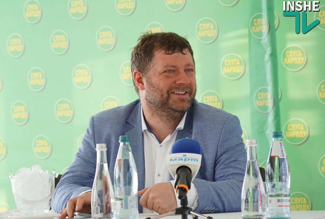 Арахамия заявил о возможности «обмена акциями» между собственниками Херсонского и Николаевского аэропортов: «Чтобы разделить зоны влияния» (ФОТО, ВИДЕО)