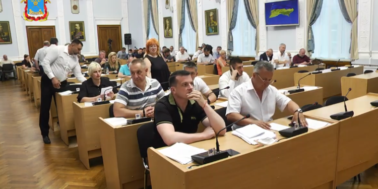 Депутаты горсовета Николаева собрались на пленарное заседание сессии, которая началась еще в сентябре прошлого года (ТРАНСЛЯЦИЯ)