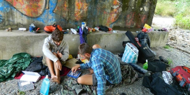 В Николаеве за время карантина резко “помолодел” возраст бездомных