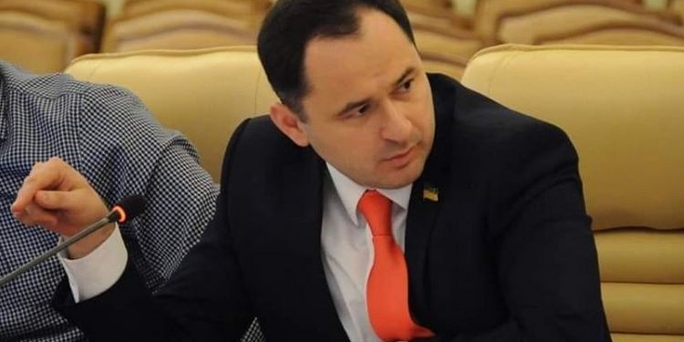 Квартиры, дорогие часы, машины и валюта в сейфах, – что задекларировали  николаевские нардепы