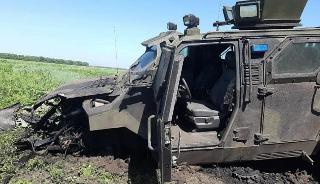 На Донбассе подорвался автомобиль ВСУ, ранены 10 военных