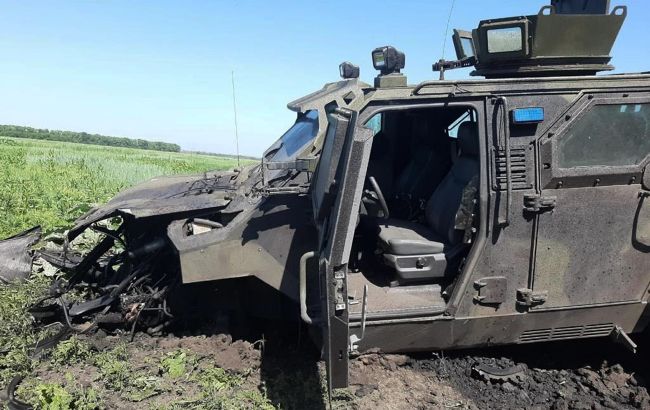 На Донбассе подорвался автомобиль ВСУ, ранены 10 военных 1