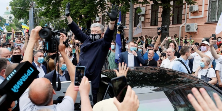 Полное выступление Порошенко в суде: «Посадите меня за Томос — для меня это будет самая большая награда» (ВИДЕО)