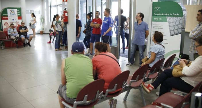 Испания начала выплату универсального базового дохода 2,3 млн гражданам