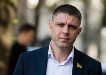 Квартиры, дорогие часы, машины и валюта в сейфах, – что задекларировали  николаевские нардепы