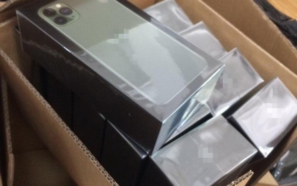 СБУ задержала на границе незаконный груз смартфонов и ноутбуков на 100 млн. гривен (ФОТО)
