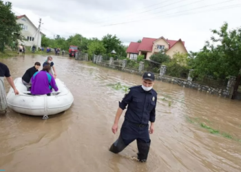 Украина обратилась в Евросоюз и НАТО за помощью в ликвидации последствий наводнений