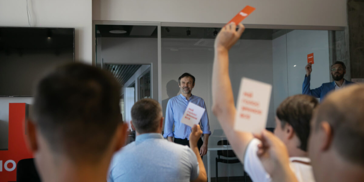 Голос отпустил Вакарчука на свободу