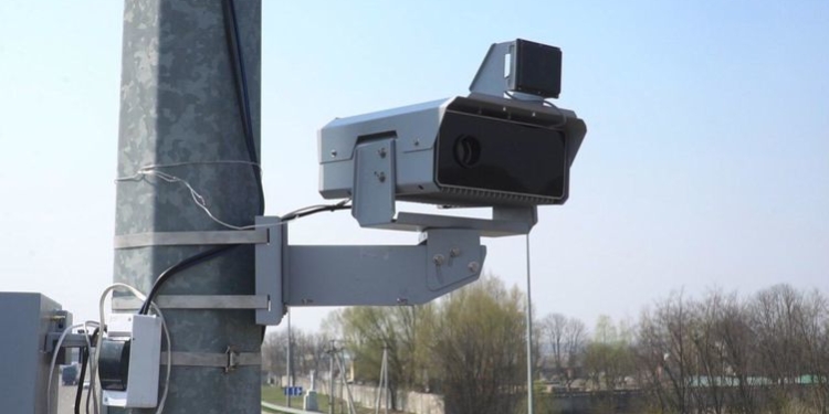 Супер-гонщик: в Киеве водитель установил рекорд, за день превысив скорость 13 раз