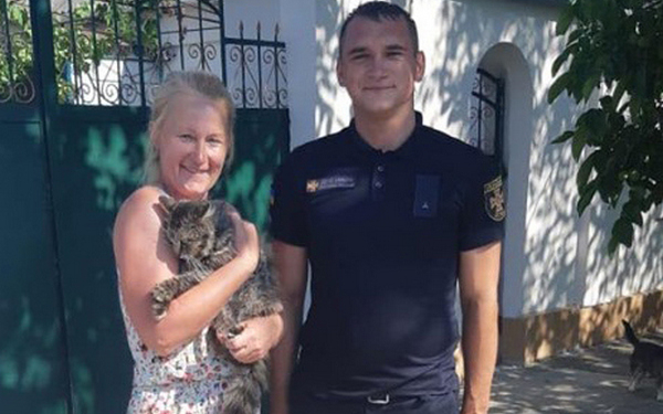 И вниз, и вверх: в Николаеве и области за утро спасли двух котов (ФОТО)