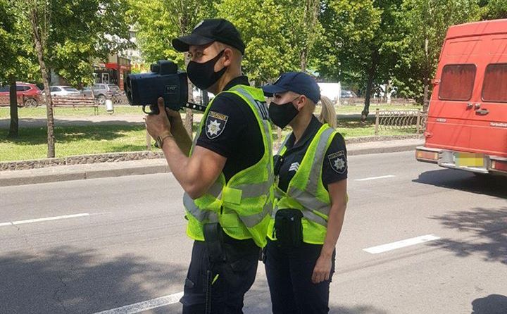 В Николаеве патрульные начали контролировать скоростной режим на главной артерии города (ФОТО) 5