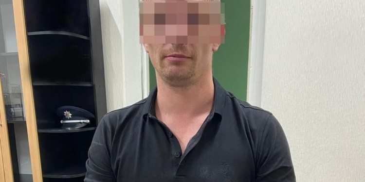 Добился своего. В Николаеве киевский телохранитель выстрелил в коллегу, а потом “заминировал” супермаркет (ФОТО)