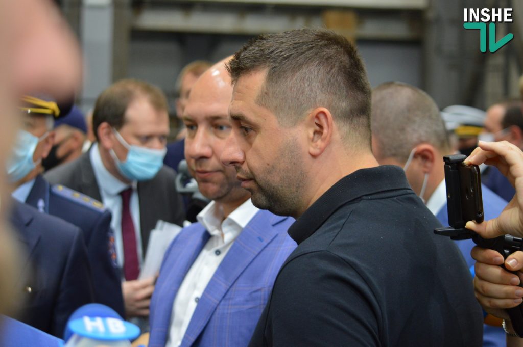 Аваков рассматривает Николаевский аэропорт в качестве вертолетной базы (ВИДЕО) 4 Аваков рассматривает Николаевский аэропорт в качестве вертолетной базы (ВИДЕО) 3