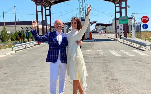 Вице-премьер Резников женился на телеведущей на границе с Крымом (ФОТО)