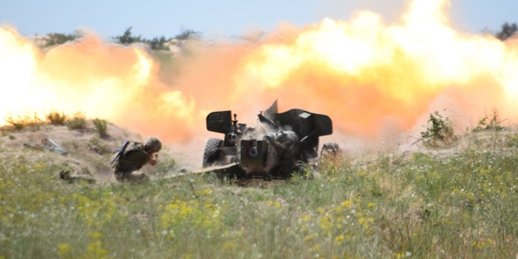 Николаевские артиллеристы уничтожали условный десант противника днем и ночью (ФОТО)