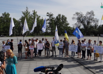 В Миколаєві протестували проти антимовного законопроекту Бужанського (ФОТО, ВІДЕО)