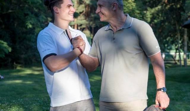 Желающих стать мэром столицы все больше: Кличко благословил старшего сына на поход в мэры Киева (ФОТО)