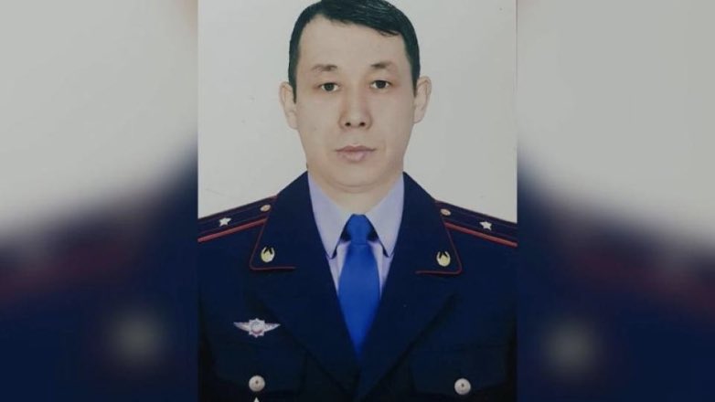 В Казахстане полицейский выпрыгнул из окна на 13 этаже, чтобы поймать педофила 1