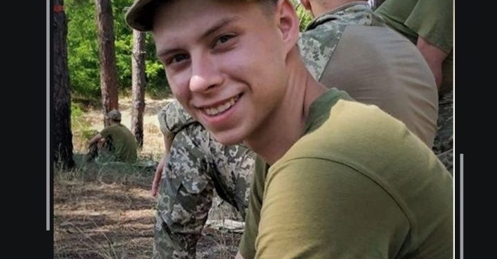 Сегодня на Николаевщине попрощаются с погибшим в зоне ООС 19-летним морпехом (ФОТО)