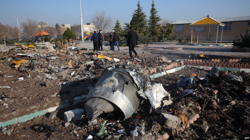 Иран согласился выплатить компенсации семьям погибших пассажиров сбитого самолета МАУ 1