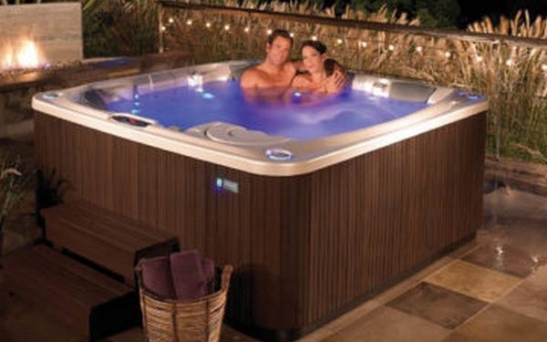 Для всей семьи: в бельгийском городке откроют джакузи-кинотеатр