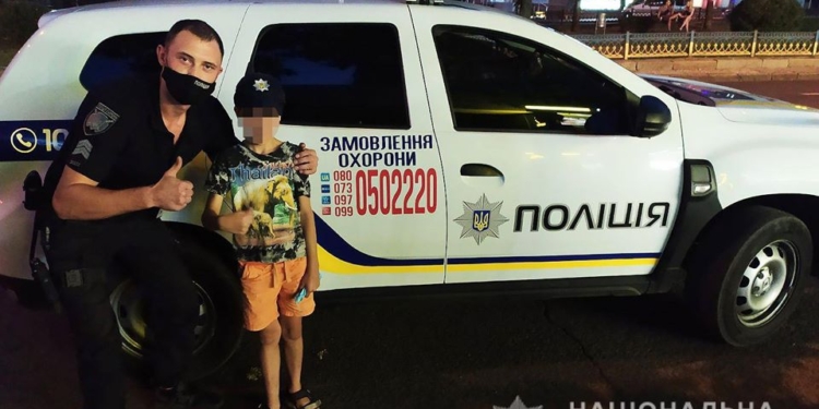 В Николаеве и на курорте нацгвардейцы и полицейские охраны вернули родителям потерявшихся детей