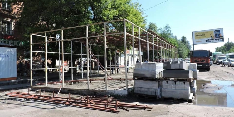 За снос незаконного рынка «Клаксон» с Николаевского горсовета через суд пытаются взыскать 140 тыс.грн. (ФОТО)