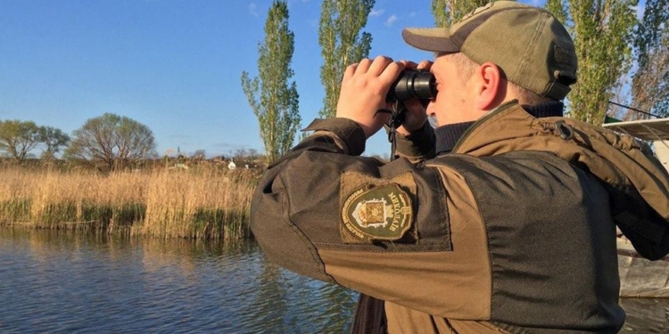 Николаевский рыбоохранный патруль у Трихат обнаружил браконьера, наловившего рыбы почти на 9 тыс.грн. (ФОТО)