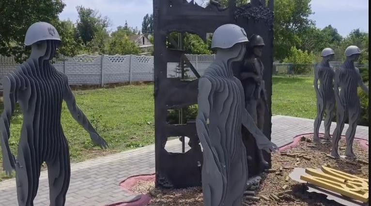 В Одесской области кубинец создал необычный памятник защитникам Донецкого аэропорта (ВИДЕО) 1