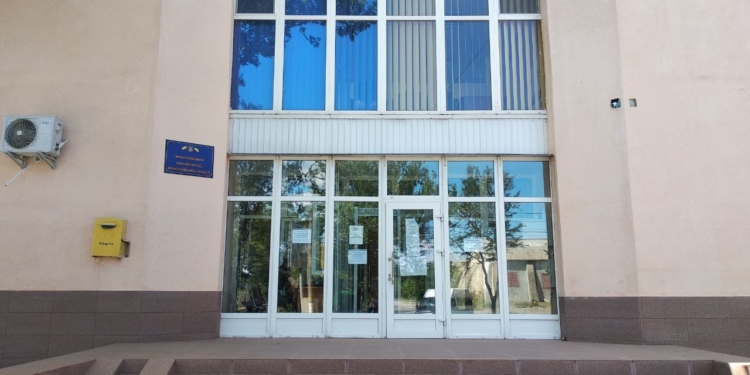 Мониторы Офиса Омбудсмена остались недовольны увиденным в Николаевском районном суде после ремонта (ФОТО)