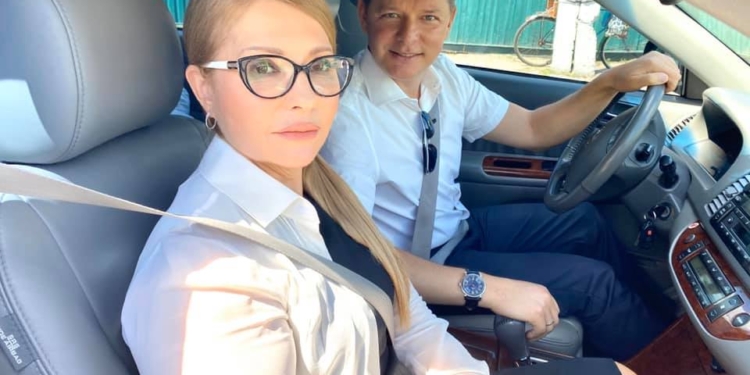 «Чтобы остановить развал страны»: Тимошенко поехала агитировать за Ляшко (ВИДЕО)