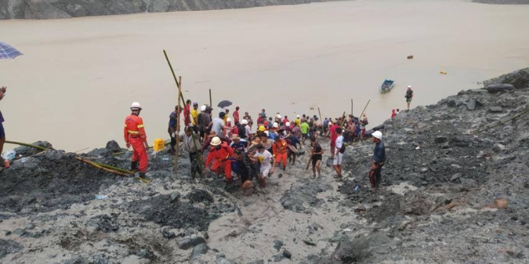 В Мьянме оползень сошел на нефритовый рудник: погибли не менее 113 человек (ФОТО)