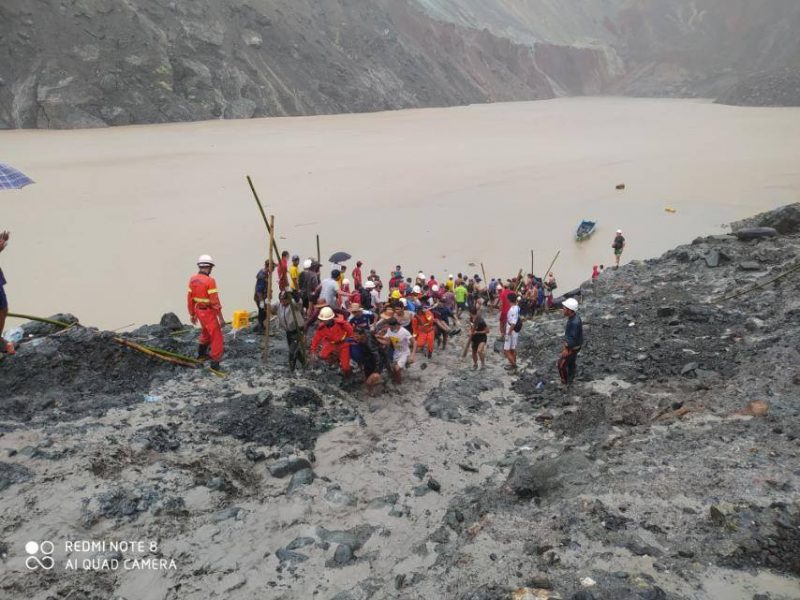 В Мьянме оползень сошел на нефритовый рудник: погибли не менее 113 человек (ФОТО)