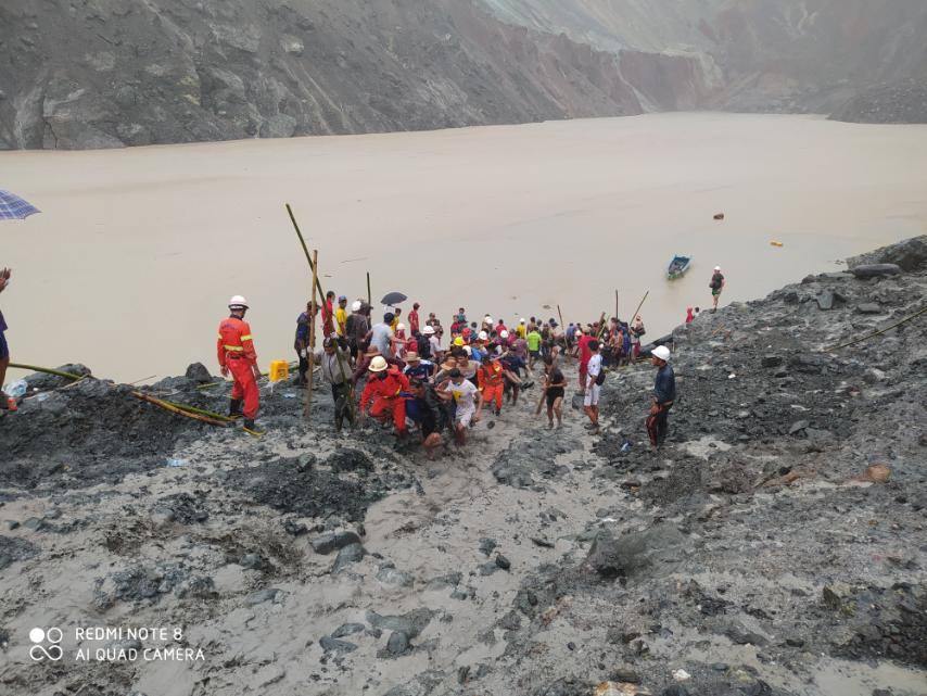 В Мьянме оползень сошел на нефритовый рудник: погибли не менее 113 человек (ФОТО) 1