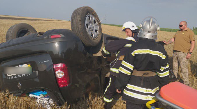 На Николаевщине перевернулся автомобиль с водителем и пятью пассажирами (ФОТО)