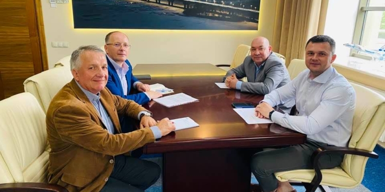 “Украерорух” обязался выделить авиадиспетчеров для Николаевского аэропорта – Барна