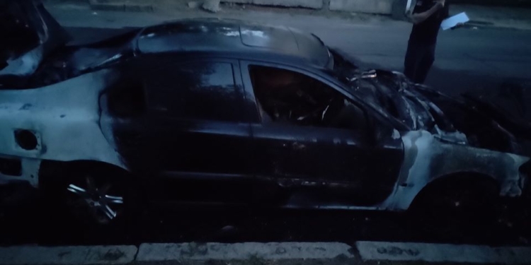 В Николаеве ночью сожгли автомобиль главы местной ячейки “Нацкорпуса” (ФОТО)