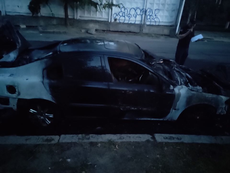 В Николаеве ночью сожгли автомобиль главы местной ячейки "Нацкорпуса" (ФОТО) 1