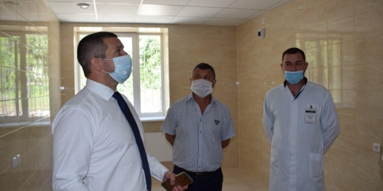 Олександр Стаднік перевірив стан виконання ремонтних робіт у радіологічному корпусі Миколаївського обласного онкологічного центру (ФОТО)