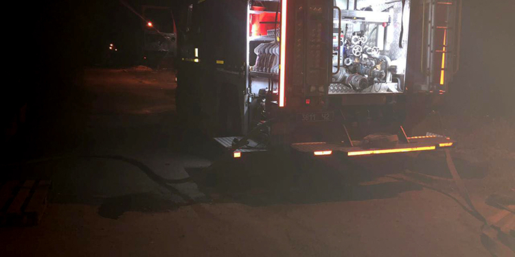 В течение суток спасатели потушили два пожара жилых домов и 12 пожаров на открытых территориях Николаевской области (ФОТО)