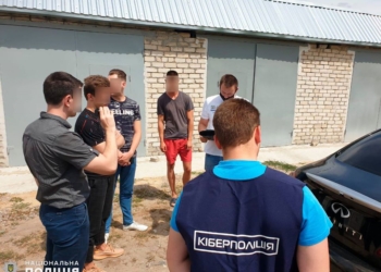 В Николаеве при сотрудничестве с австрийцами разоблачили двух хакеров, опустошавших электронные кошельки (ФОТО, ВИДЕО)
