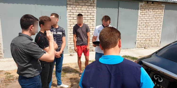 В Николаеве при сотрудничестве с австрийцами разоблачили двух хакеров, опустошавших электронные кошельки (ФОТО, ВИДЕО)