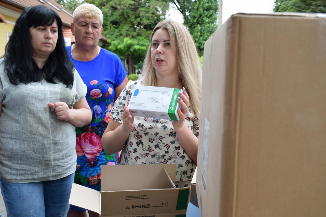 Для безопасной работы. Социальные работники Николаевщины получили средства индивидуальной защиты (ФОТО)