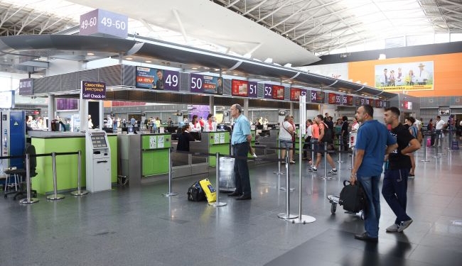 В Борисполе на 7 часов задержали рейс в Хорватию, чтобы все пассажиры сделали тест на короновирус в аэропорту