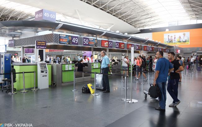 В Борисполе на 7 часов задержали рейс в Хорватию, чтобы все пассажиры сделали тест на короновирус в аэропорту 1