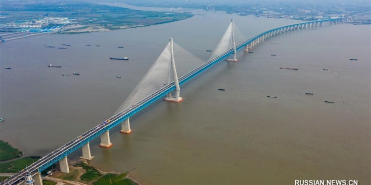 Завидуем молча. В Китае открыли мост с самым длинным пролетом в мире (ФОТО)